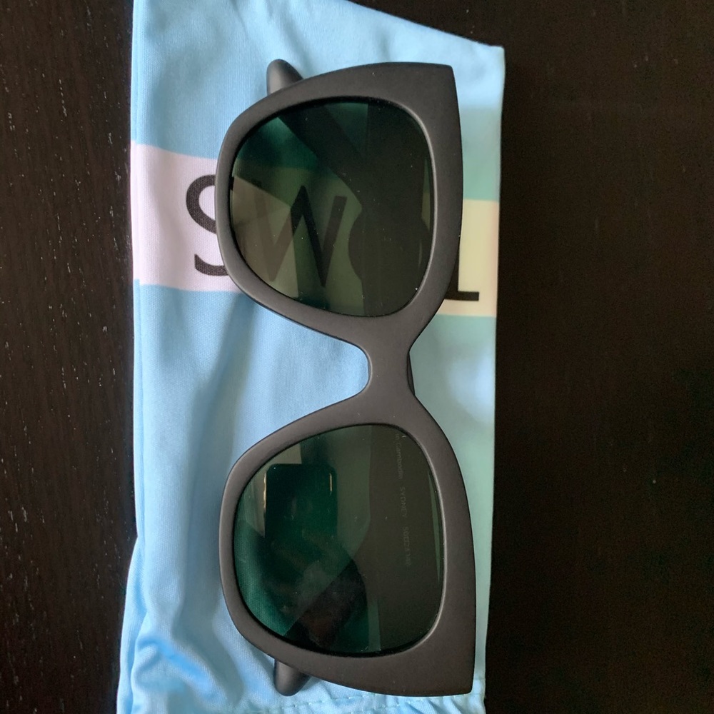 TOMS Sunglass